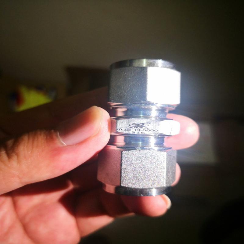 维修检查销售华太12mm中间卡套接头 CL3000  3询价