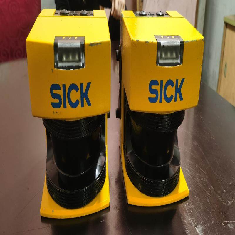 维修检查德国SICK西克安全激光扫描仪传感器PLS101-3