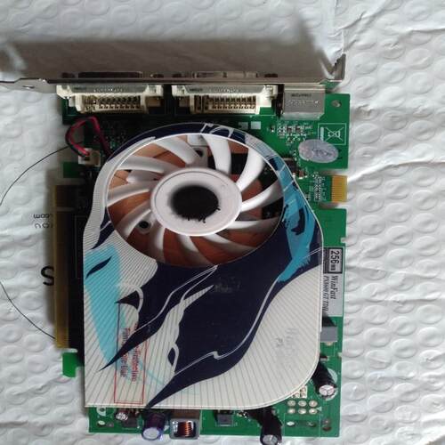 维修检查WinFast工业双DVI显卡。PX8600GT议价