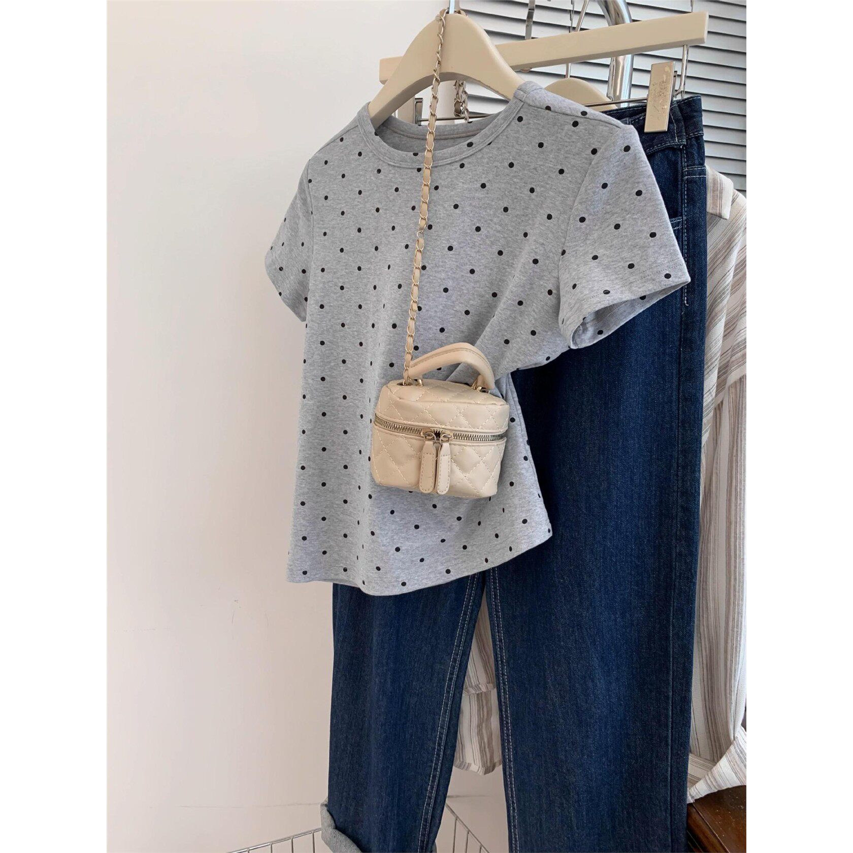 白色正肩波点短袖t恤女夏季夏设计感小众小个子短款2026新款上衣