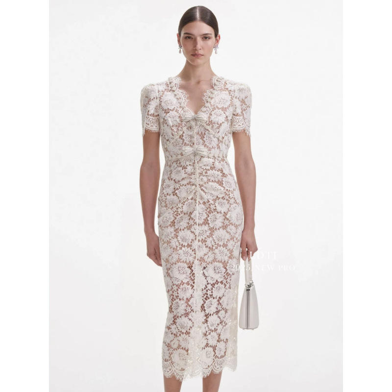 新款 高级感法式复古宫廷风结长款修身蕾丝连衣裙气质V领礼服