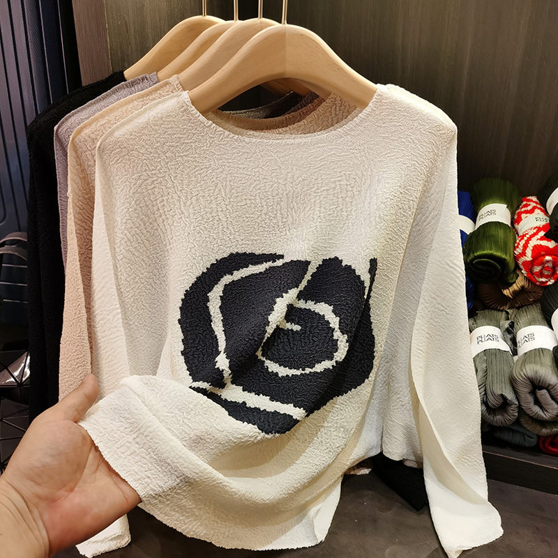 春季新款茶气别致好看t恤宽松玫瑰提花圆领百搭蝙蝠袖褶皱