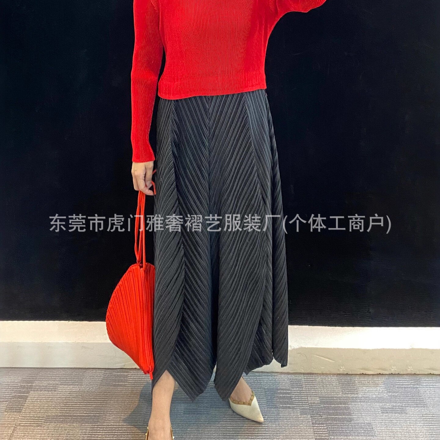 金丝绒褶皱连衣裙经典复古秋冬气质高弹力妈妈裙休闲百搭女士长裙