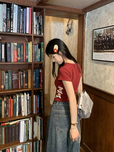 设计感多巴胺甜辣别致上衣 酒红色正肩短袖 t恤女2025夏季 新款 修身