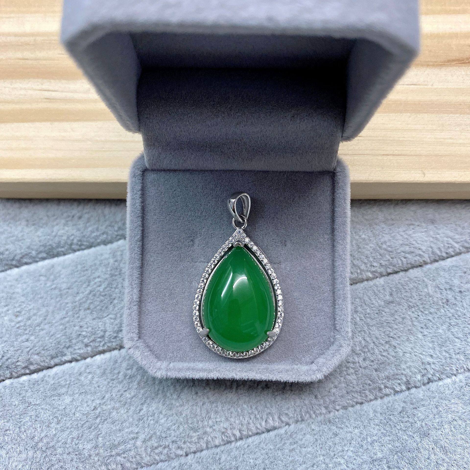香港正生纯银S925纯银绿玉髓椭圆长款水滴吊坠气质大方母亲节礼物