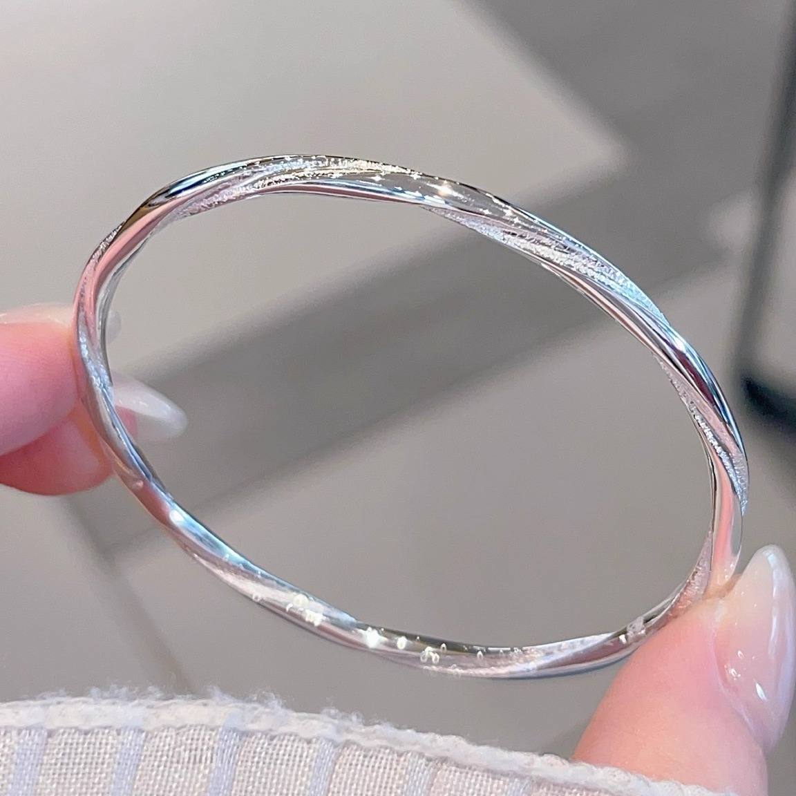 香港正生纯银9999足银手镯莫比乌斯环扭玟闭口实心2025新款送礼银