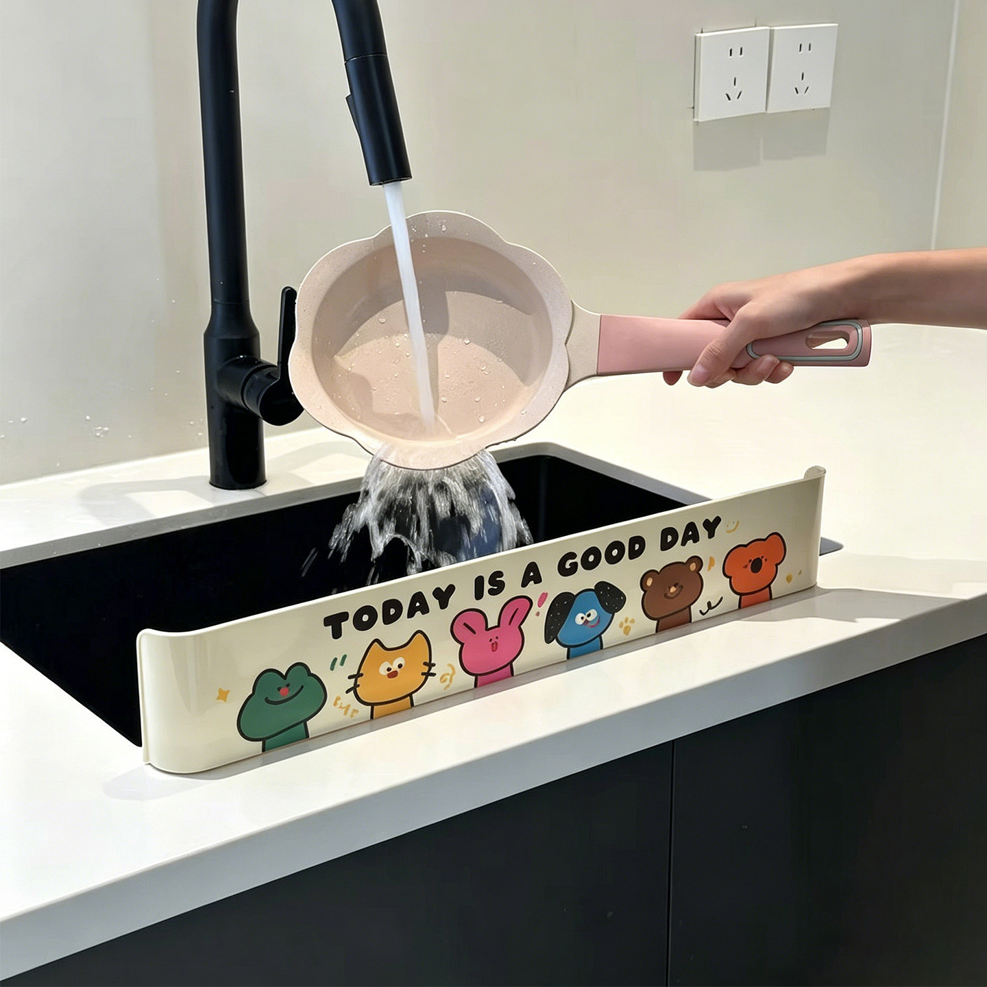 水槽挡水板家用厨房洗碗水池防溅水神器可爱洗手池加高隔板挡水条