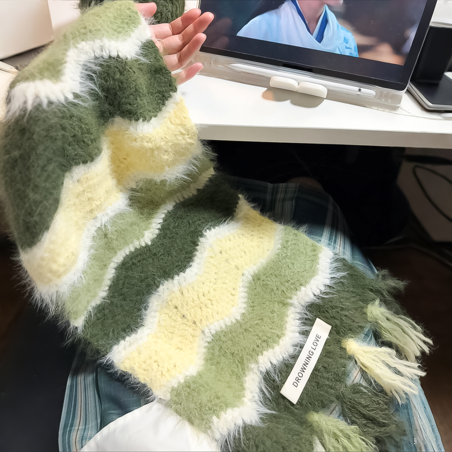 自制羊毛混纺雪花纱围巾毛线手工diy材料包钩针编织四色渐变围脖