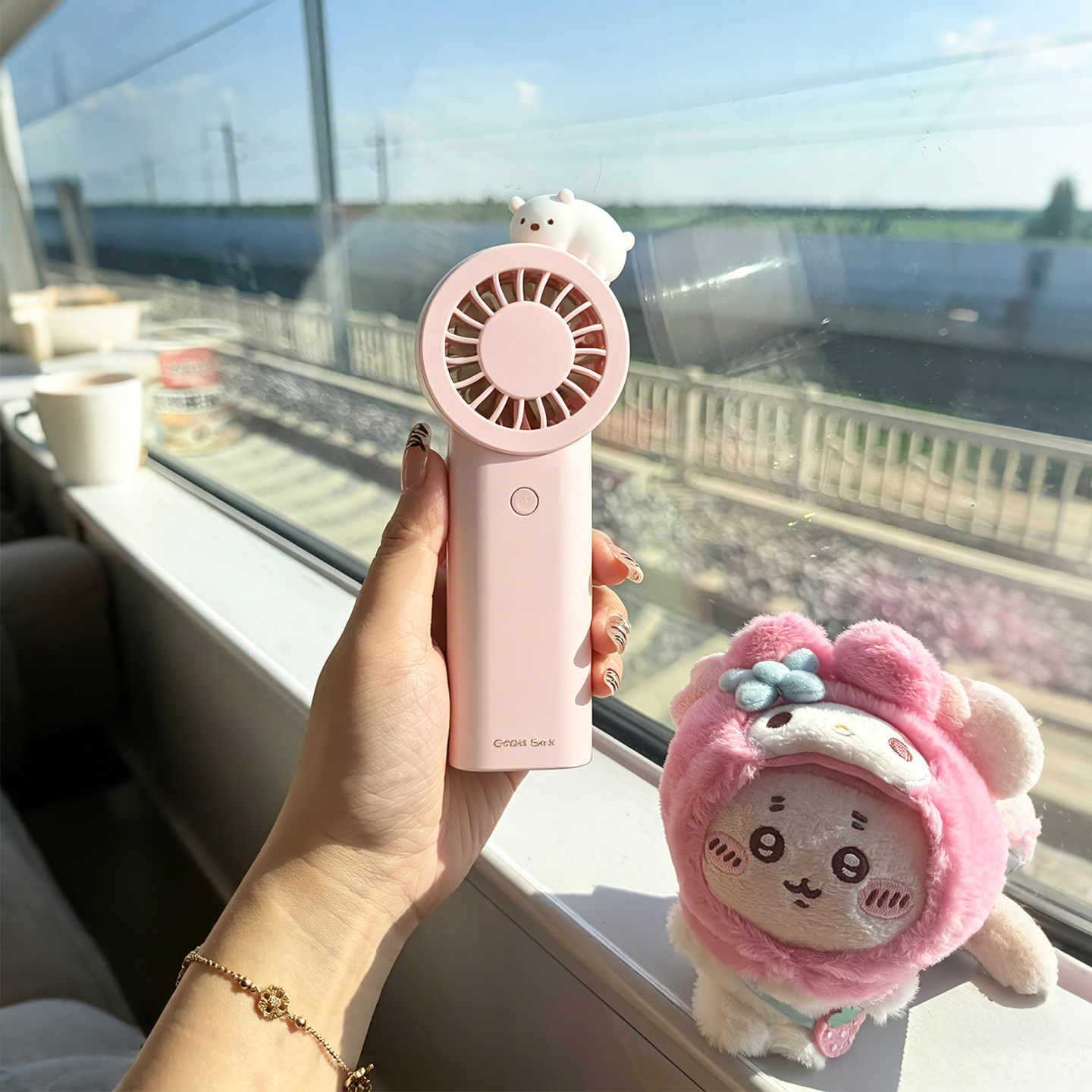 迷你风扇小型手持夏季户外出行清凉扇学生宿舍桌面静音解暑电吹风