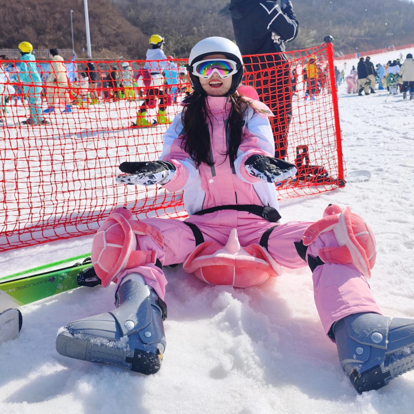 小乌龟滑雪护具护臀防摔屁垫女生儿童成人溜冰护膝滑雪装备套装