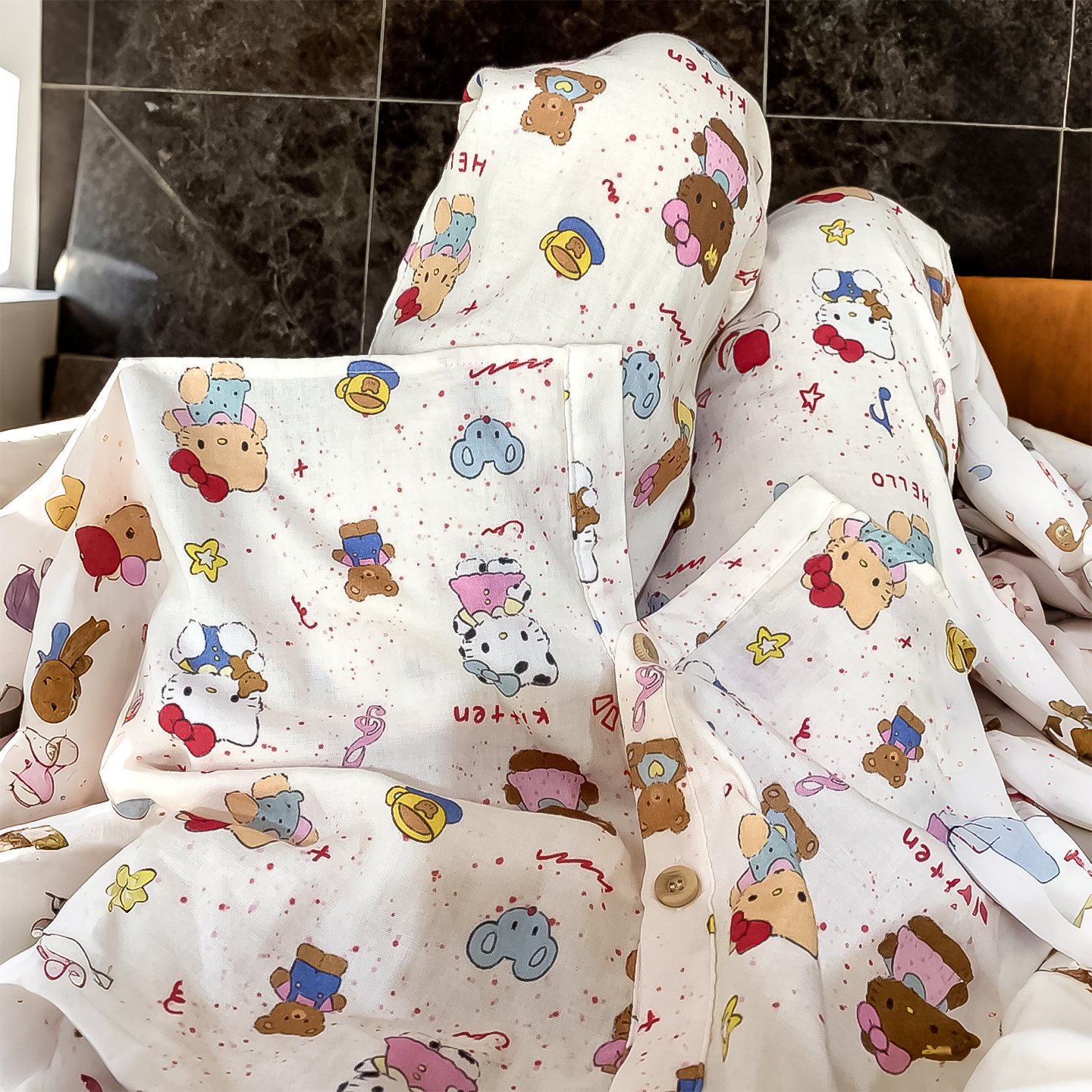 挖到一套可爱又舒服的黑皮kt睡衣