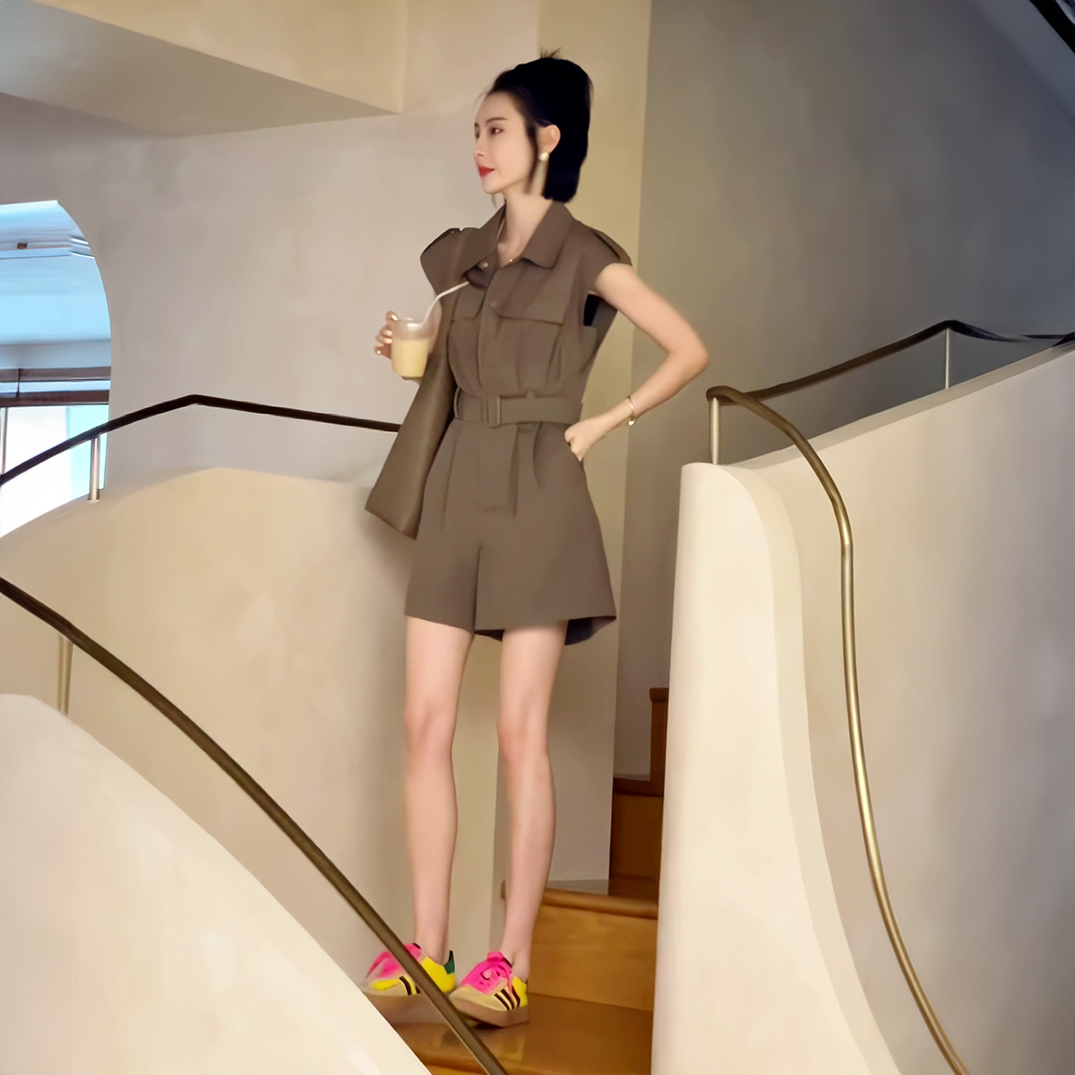 工装连体裤女高级感夏2025新款小个子收腰显瘦无袖短裤帅气连身裤