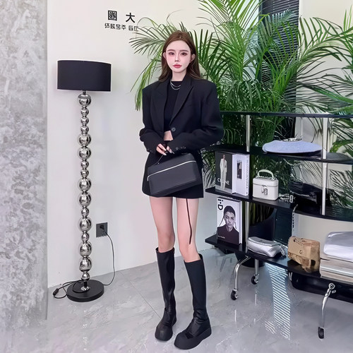 后露腰小香风西服半身裙套装