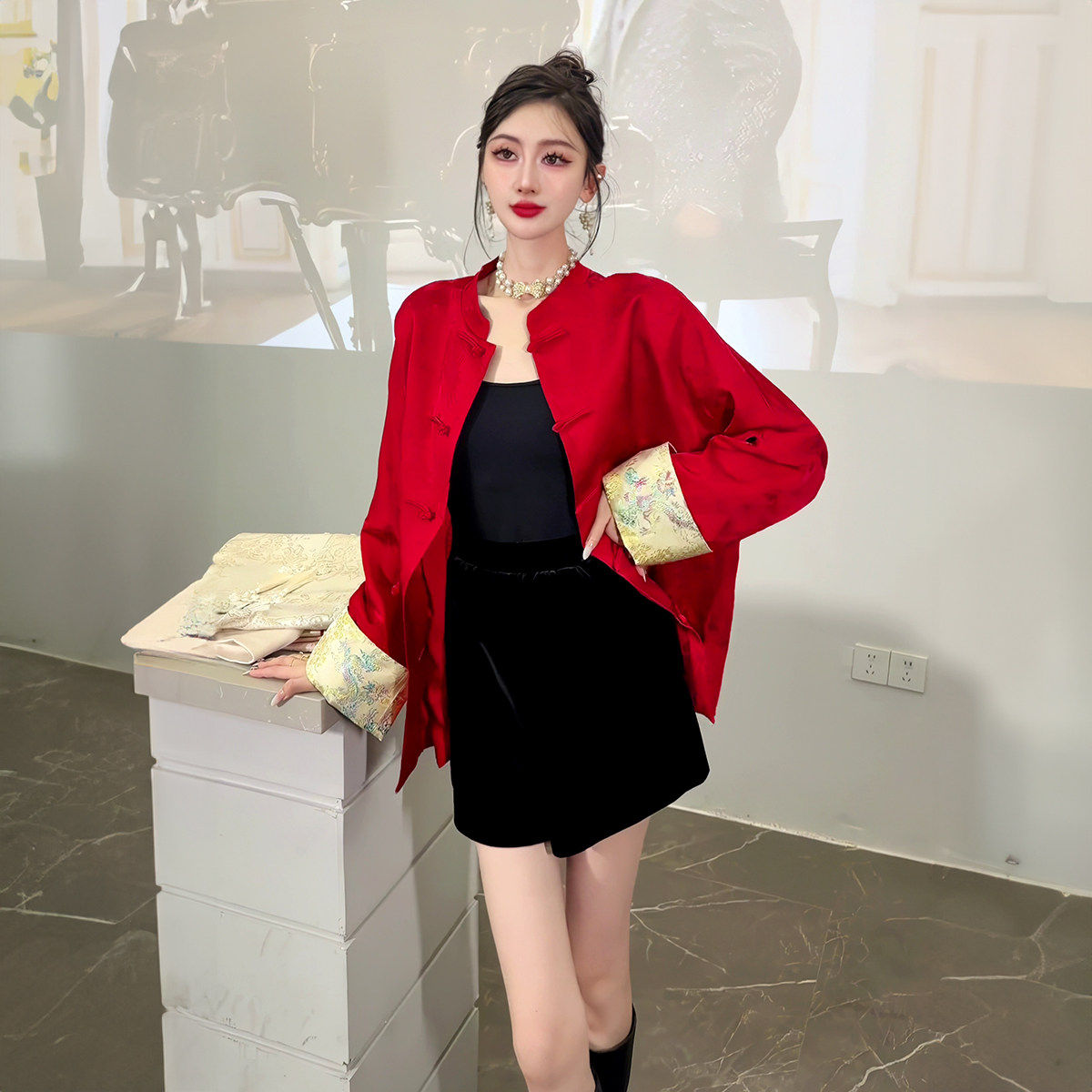 新中式宽松醋酸红色提花外套女2026春夏新款流苏盘扣长袖洋气上衣,女装/女士精品,短外套,淘宝优惠券,粉丝福利购,淘宝优惠卷