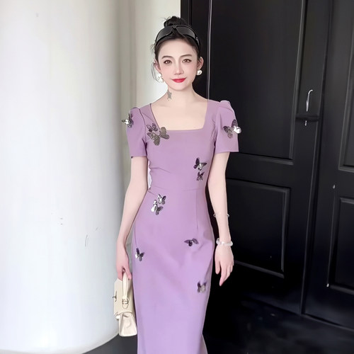 泡泡袖蝴蝶钉珠方领连衣裙女