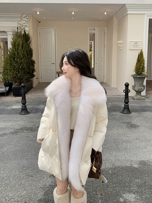 鹅绒服中长款收腰女款高端保暖羽绒服外套(配可拆真狐狸毛毛领)