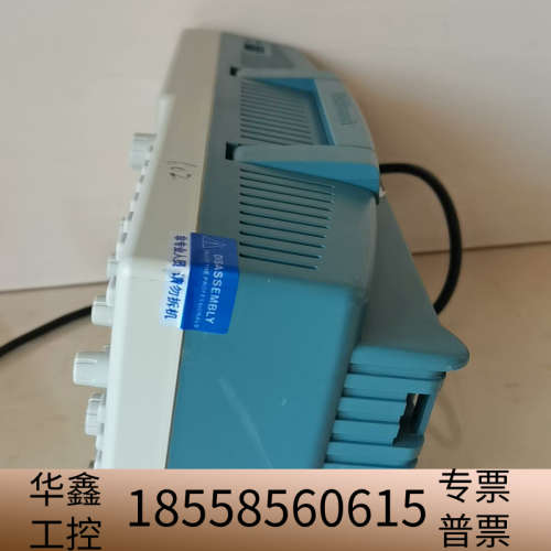 TDS2022B  200M示波器，随机自带一条电源线，