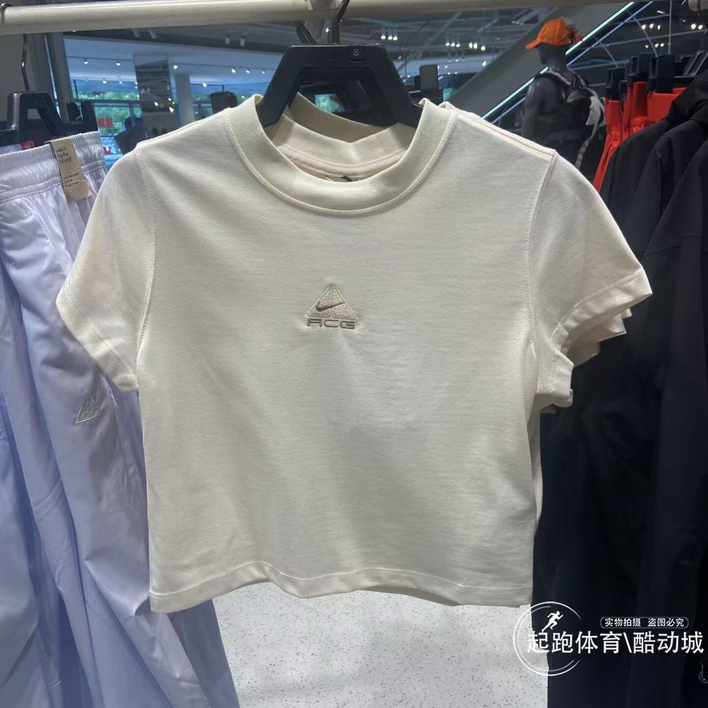 耐克女ACG修身短款运动休闲短袖