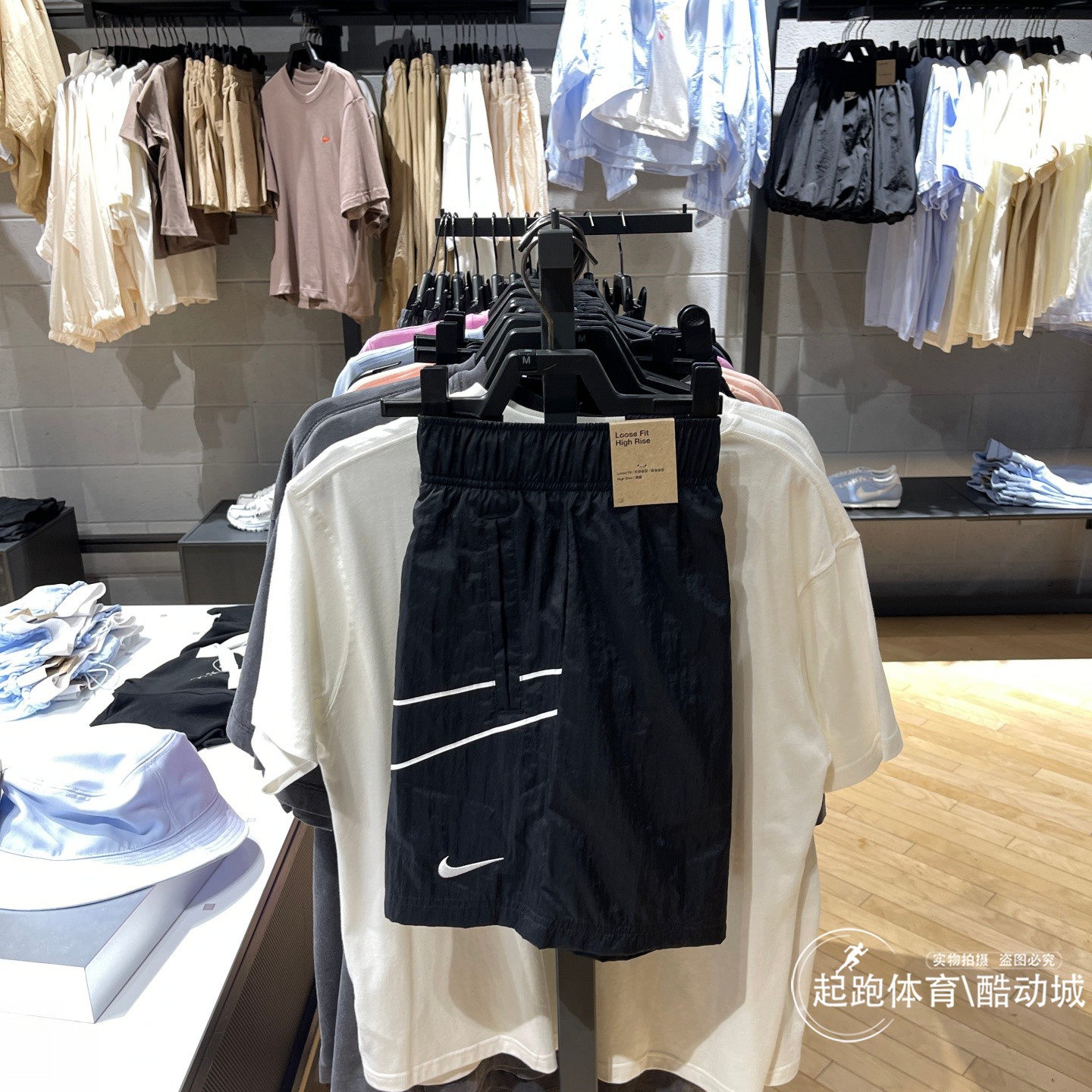 耐克女百搭梭织宽松运动短裤