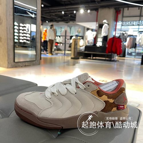 耐克男篮球风运动板鞋