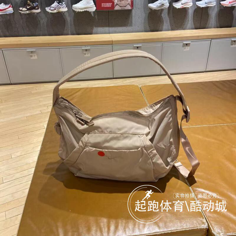 耐克女子时尚运动休闲托特包