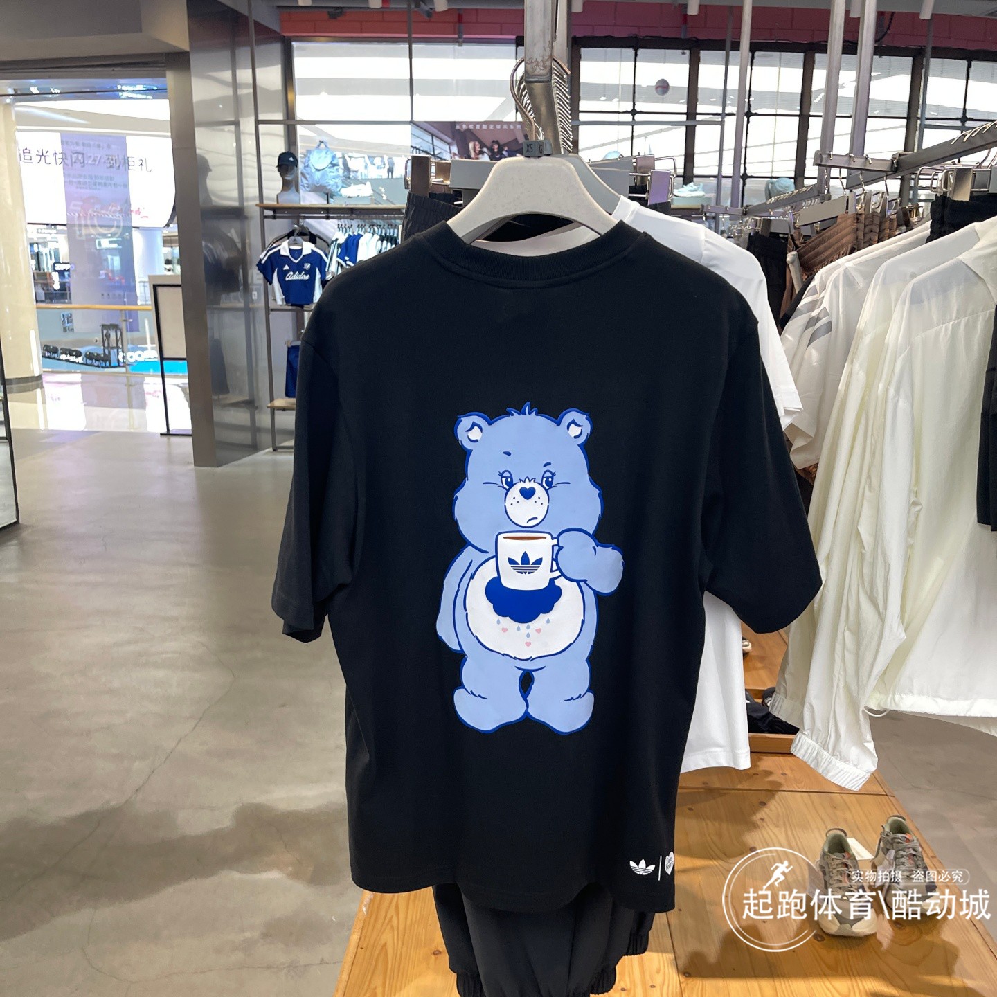 阿迪三叶草男印花纯棉宽松短袖