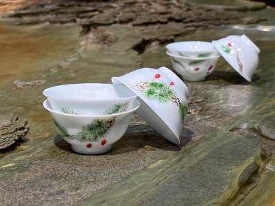 潮汕工夫茶品茗杯 手绘青花松针茶杯 纯手工釉上彩白瓷反口不烫手