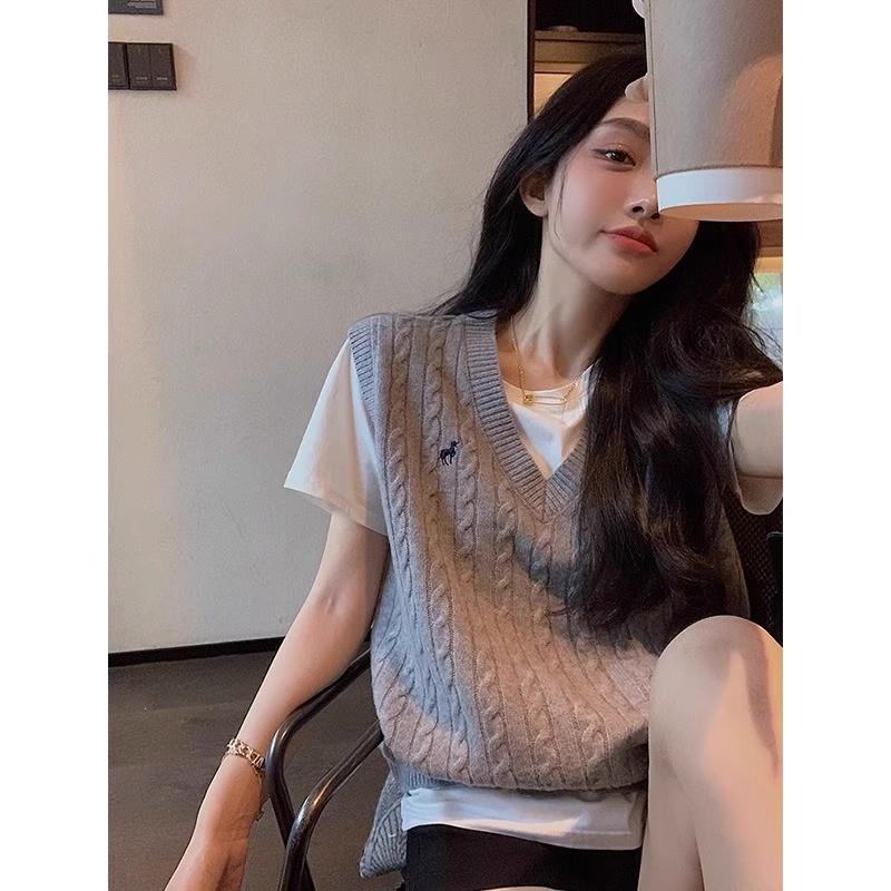 减龄别致刺绣v领针织马甲背心女毛衣春秋季上衣2025新款坎肩马夹