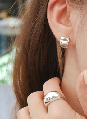 T.W新款ins复古通体925纯银日常百搭个性宽面光面不规则铆钉耳环