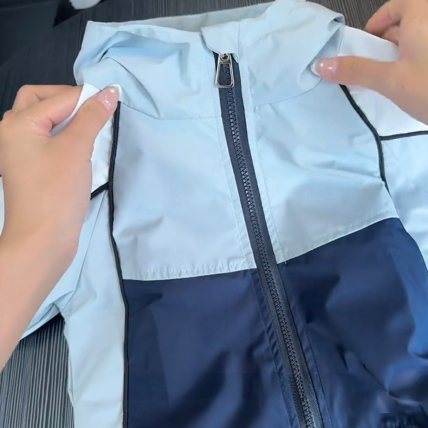 男童外套春秋季2025新款洋气宝宝秋款户外冲锋衣儿童秋装上衣徒步