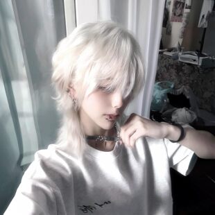 纤韵佳人狼尾假发男短发日系网红鲻鱼头帅气cos白色男士全头套式