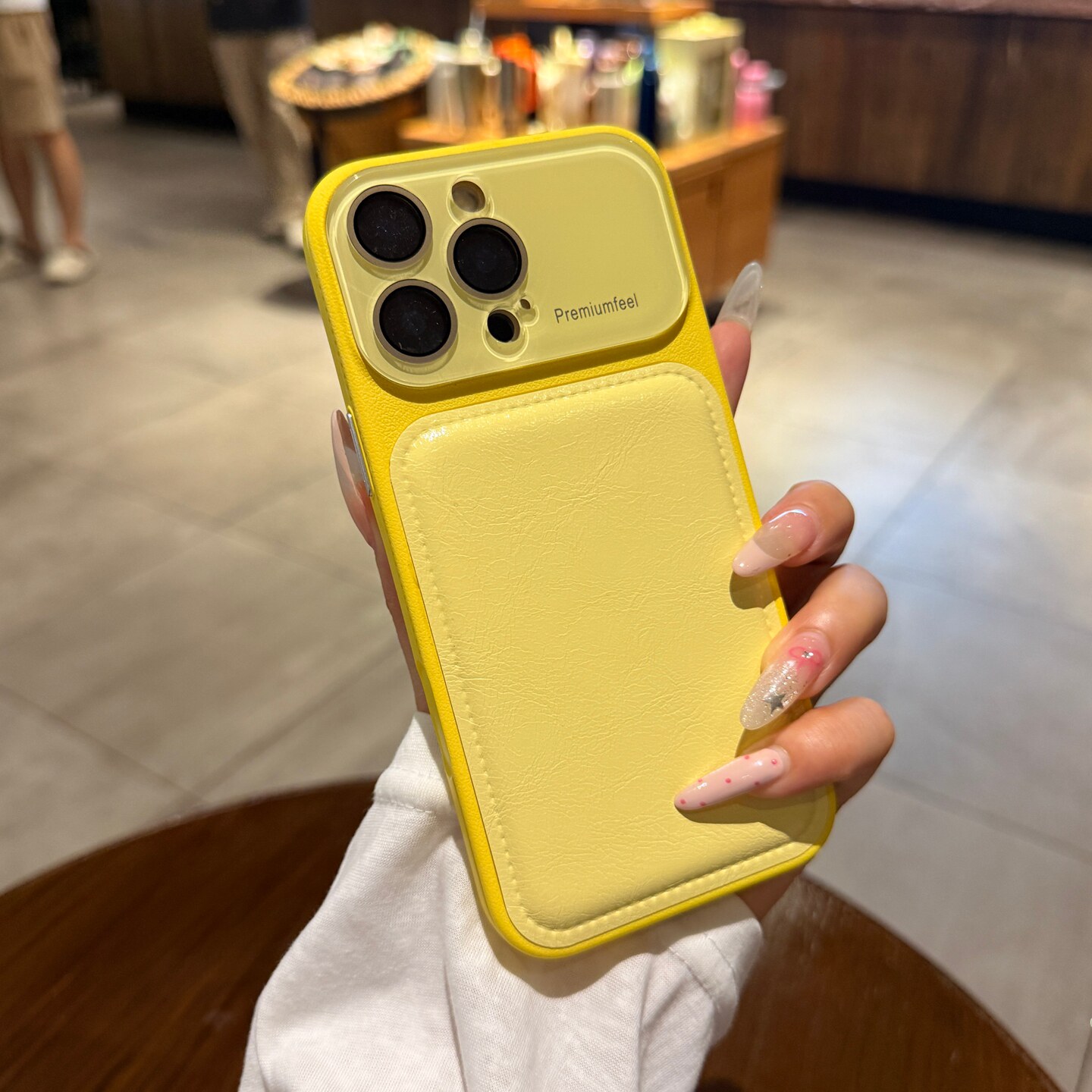 奶黄色鼓包蜡油皮适用iphone17手机壳17promax苹果16pro秒变大视窗15女新款14PM耐脏13全包镜头膜保护套高级