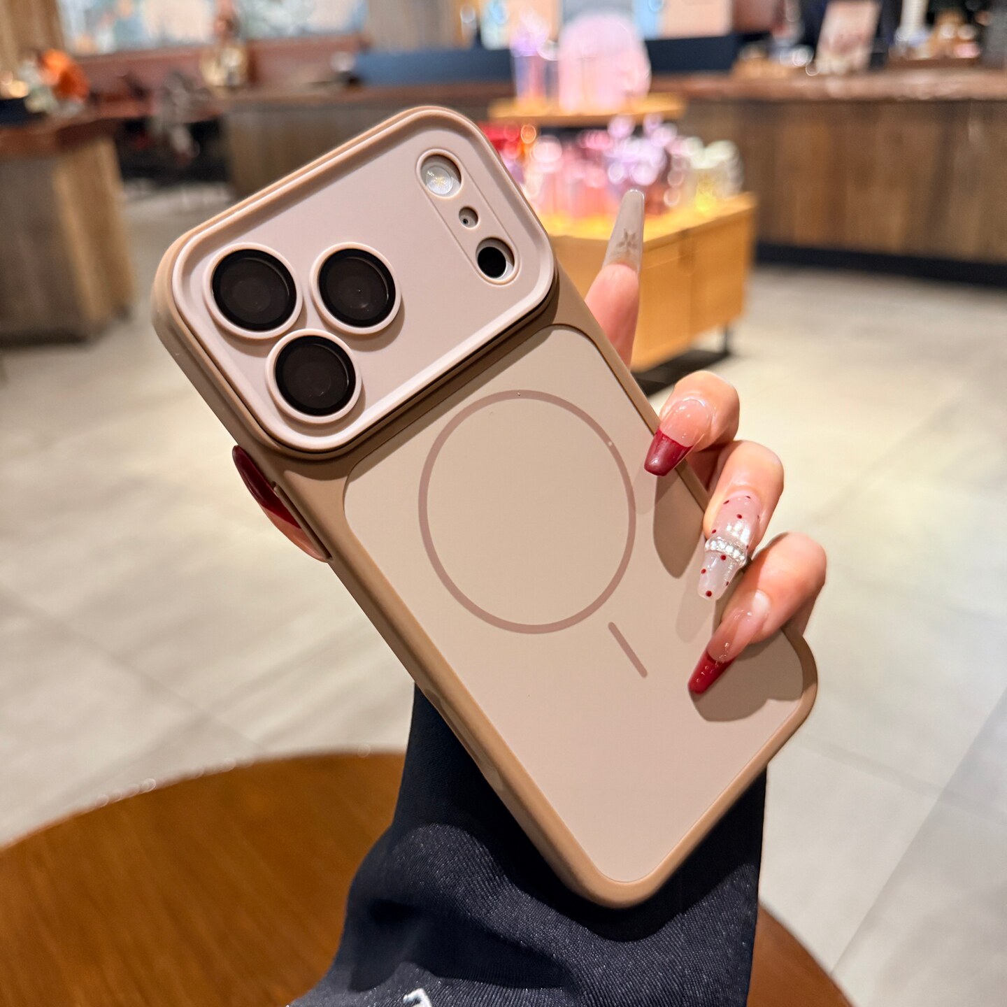 适用苹果17手机壳磁吸iphone17promax新款奶咖双色肤感磨砂16pro大视窗14全包镜头膜15情侣防摔13保护套超火