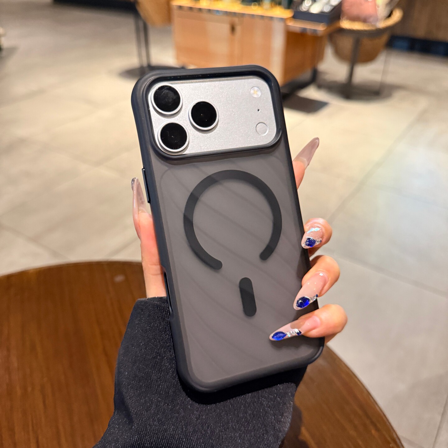 适用苹果17promax手机壳iPhone18pro磁吸Magsafe新款16pm水波纹肤感磨砂黑色13防指纹15情侣高级14全包保护套