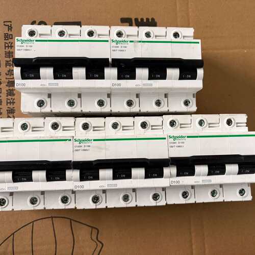 可维修C120H空开，3P，D100，件，成色还可以，