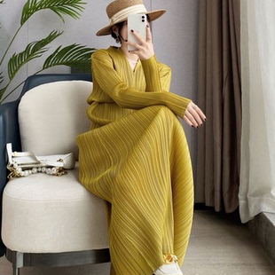 三褶皱V领连衣裙长袖春季2025新款修身显瘦气质打底长裙宅高 031