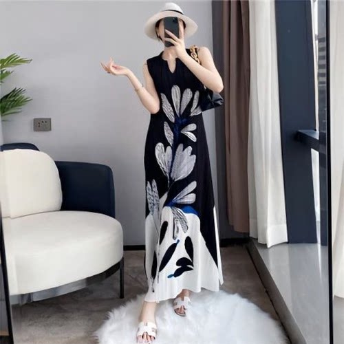 宅褶皱海边度假v领裙子女2025年新款夏季大码国风仙气a字连 053三