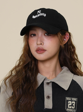 黑色字母棒球帽女春夏2026新款软顶百搭显脸小防晒遮阳弯檐鸭舌帽