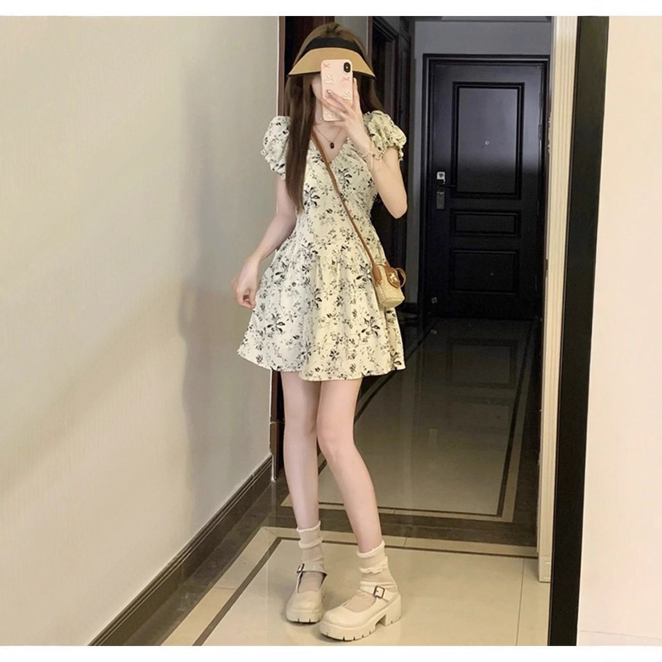 法式复古V领碎花连衣裙女