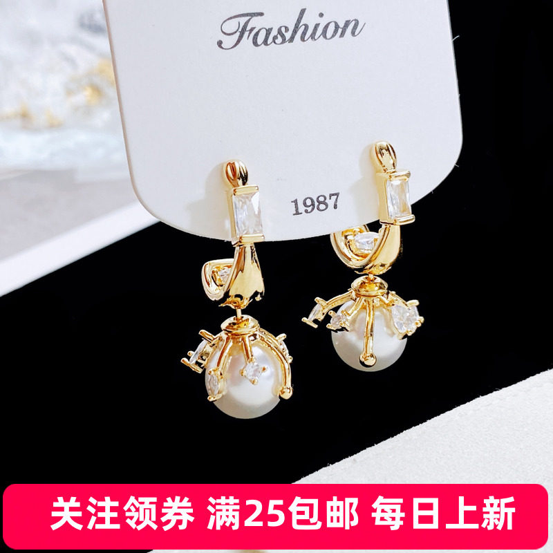 一款三戴设计感镶钻珍珠耳环女 s925银针轻奢时尚高级感气质耳钉