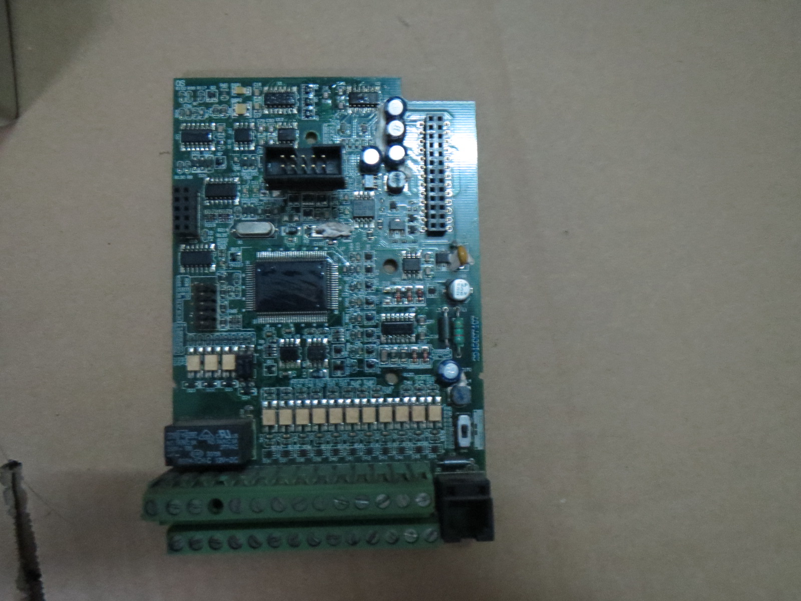 台达变频器VFD022B43B主板成色如图功能正常有质保请咨询