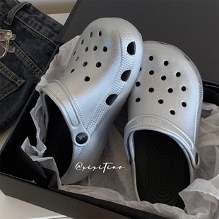 女 网红街头风创意学生甜酷防滑洞洞鞋 细细条夏季 踩屎感厚底拖鞋
