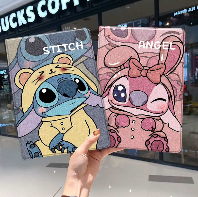 内壳软硅胶材质。舒适手感，四角防摔。