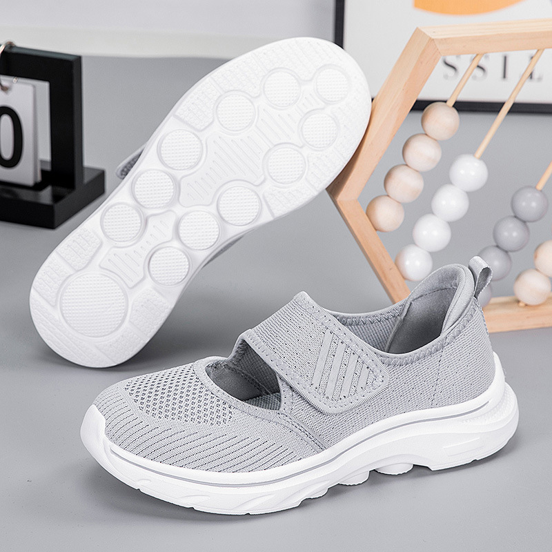 夏季妈妈凉鞋软底网面中老年人平底奶奶防滑舒适布鞋宽头老人鞋女