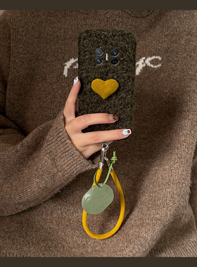 ins风橄榄绿爱心适用华为magicv3手机壳magicvs2挂件p50皮绳pockets秋冬季matexs2毛绒x5折叠屏x3立体ocket2