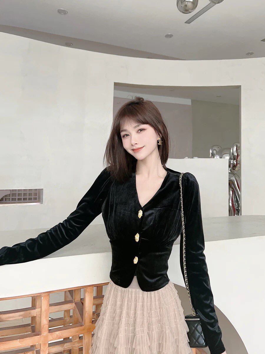 卡卡女装官方旗舰正品韩版气质小香风丝绒上衣单排扣V领开衫外套