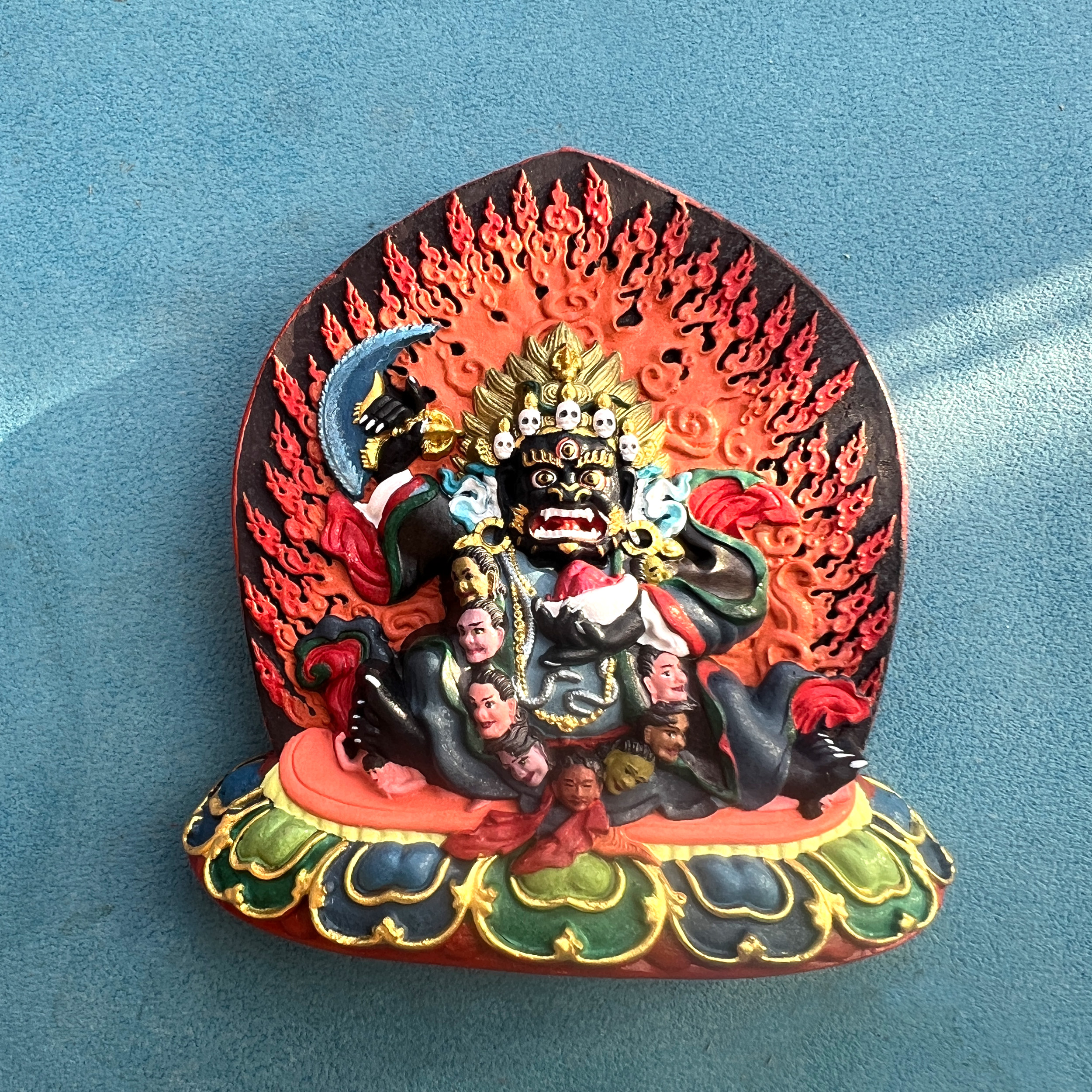彩绘 黑袍金刚 陶土烧制擦擦  彩绘 小佛像