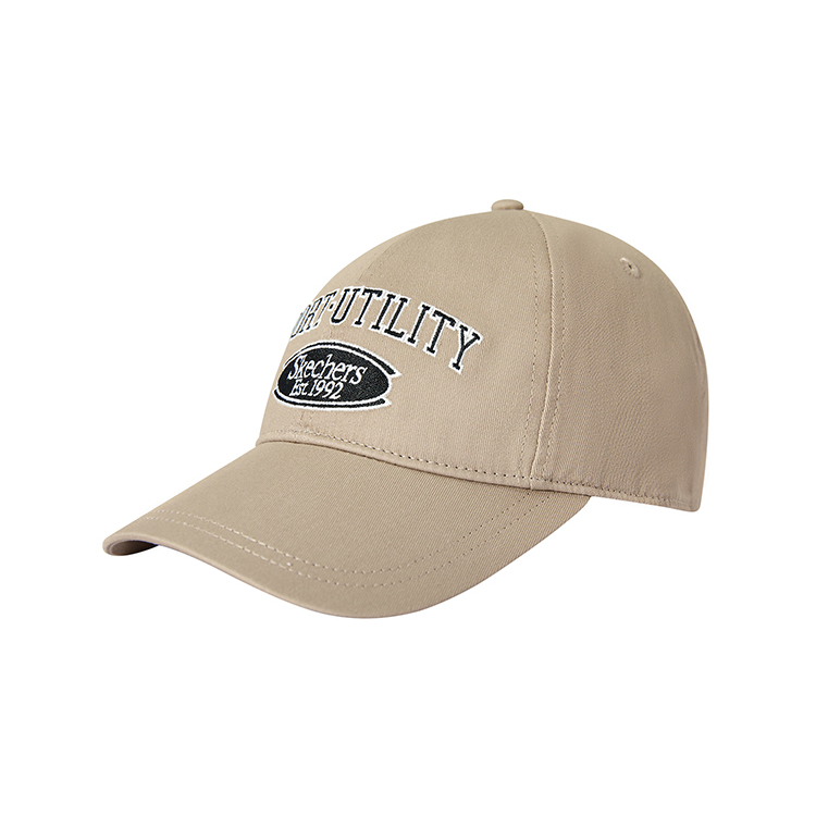 舒适的面料前幅搭配精致Logo刺绣工