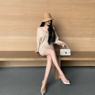 孙智惠zs「轻颜韩女」韩系慵懒蝙蝠袖V领针织连衣裙