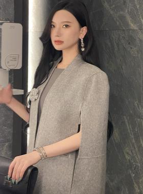 孙智惠「 爱乐之城」秋冬无袖羊毛优雅灰斗篷披肩大衣